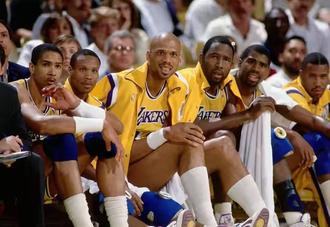 场均轰26+10！中国女篮又一15岁1米90新星蹿升：未来搭档韩旭？