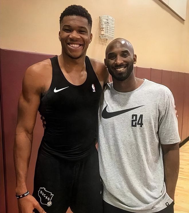 曝利拉德已结束雄鹿生涯！管理层正式启动交易，字母哥考虑离队