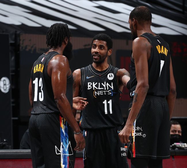 LPL最强全华班惨遭羞辱！Faker支持AL夺冠，T1牌子被GEN纳入底座