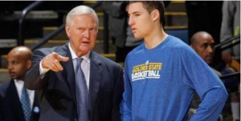 详解棒球规则中的界外球接捕判罚当球在界外区撞击到挡网反弹