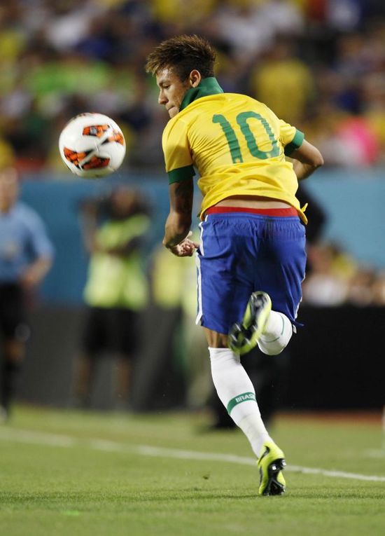 阿贾克斯天才中场1亿欧转会曼城